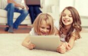Kā vecākiem gudri pārraudzīt bērna aktivitātes internetā? Kā vecākiem gudri pārraudzīt bērna aktivitātes internetā?